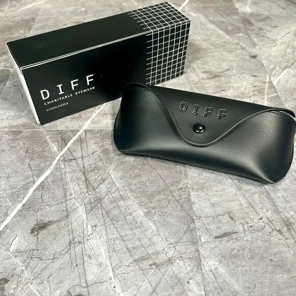 DIFF Eyewear — Cassidy Sunglasses in Olive Green — NWT - Picture 9 of 9